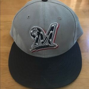 Men’s Milwaukee Brewers New Era Fitted Hat